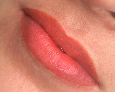 Praca makijażu permanentnego nr 4 — miniatura